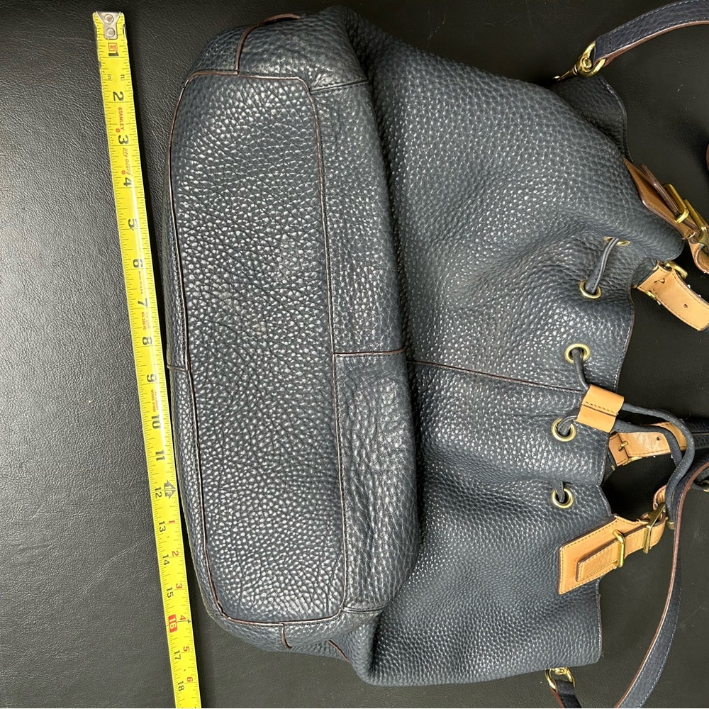 Coach Legacy Drawstring XL Shoulder Bag in navy pebbled leather - Picture 2 of 16